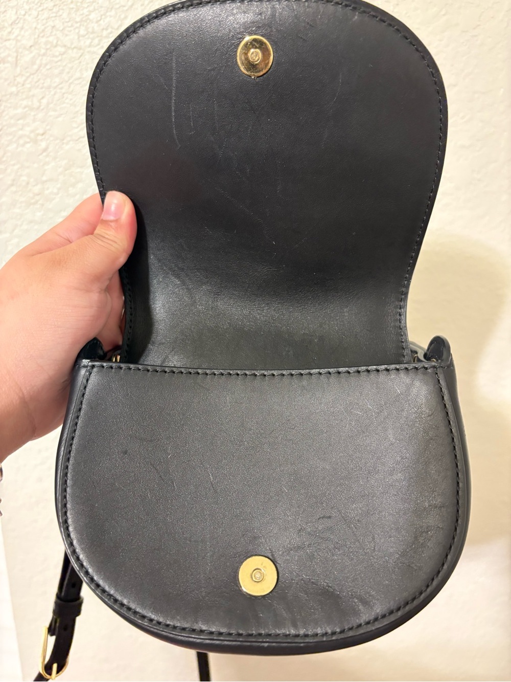 Tory Burch Black Leather Saddle Crossbody with Gold Logo - Picture 2 of 4